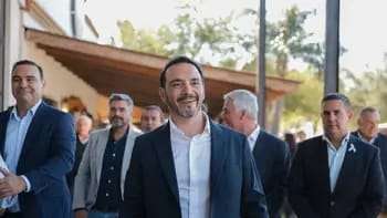 Valdés confirma anuncios salariales para estatales a fin de mayo